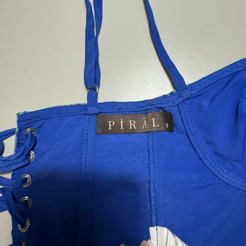 Blue top - Picture 6 of 7